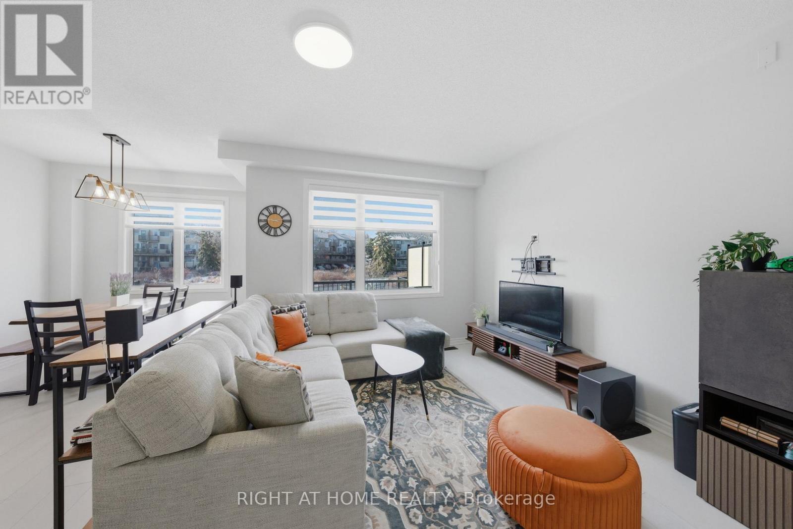 275 Squadron Crescent, Ottawa, Ontario  K1K 0S6 - Photo 14 - X12889156