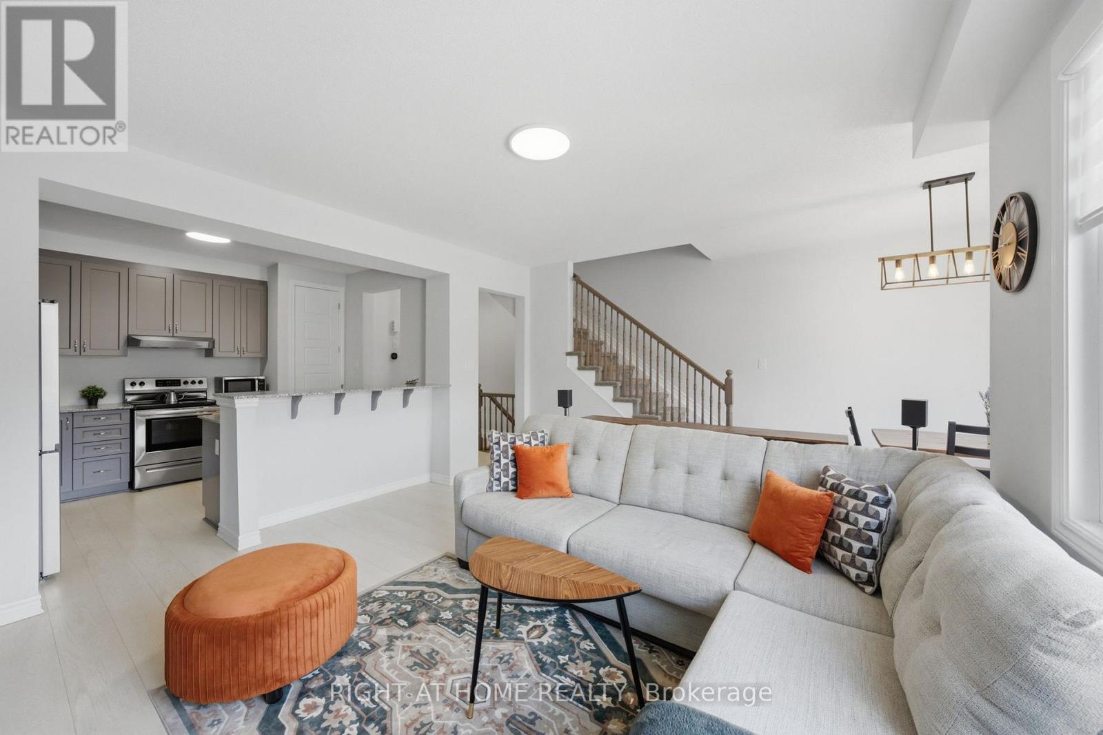 275 Squadron Crescent, Ottawa, Ontario  K1K 0S6 - Photo 16 - X12889156