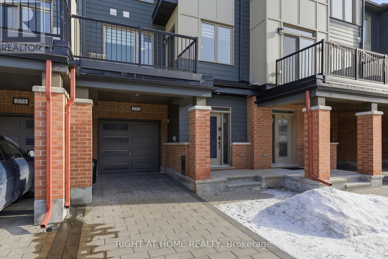 275 Squadron Crescent, Ottawa, Ontario  K1K 0S6 - Photo 2 - X12889156