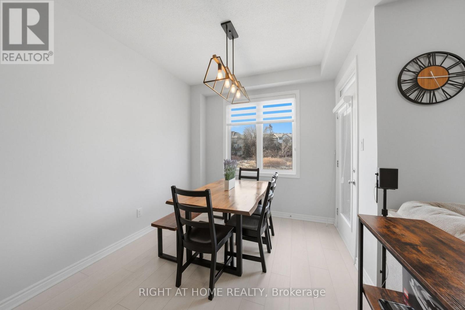 275 Squadron Crescent, Ottawa, Ontario  K1K 0S6 - Photo 20 - X12889156