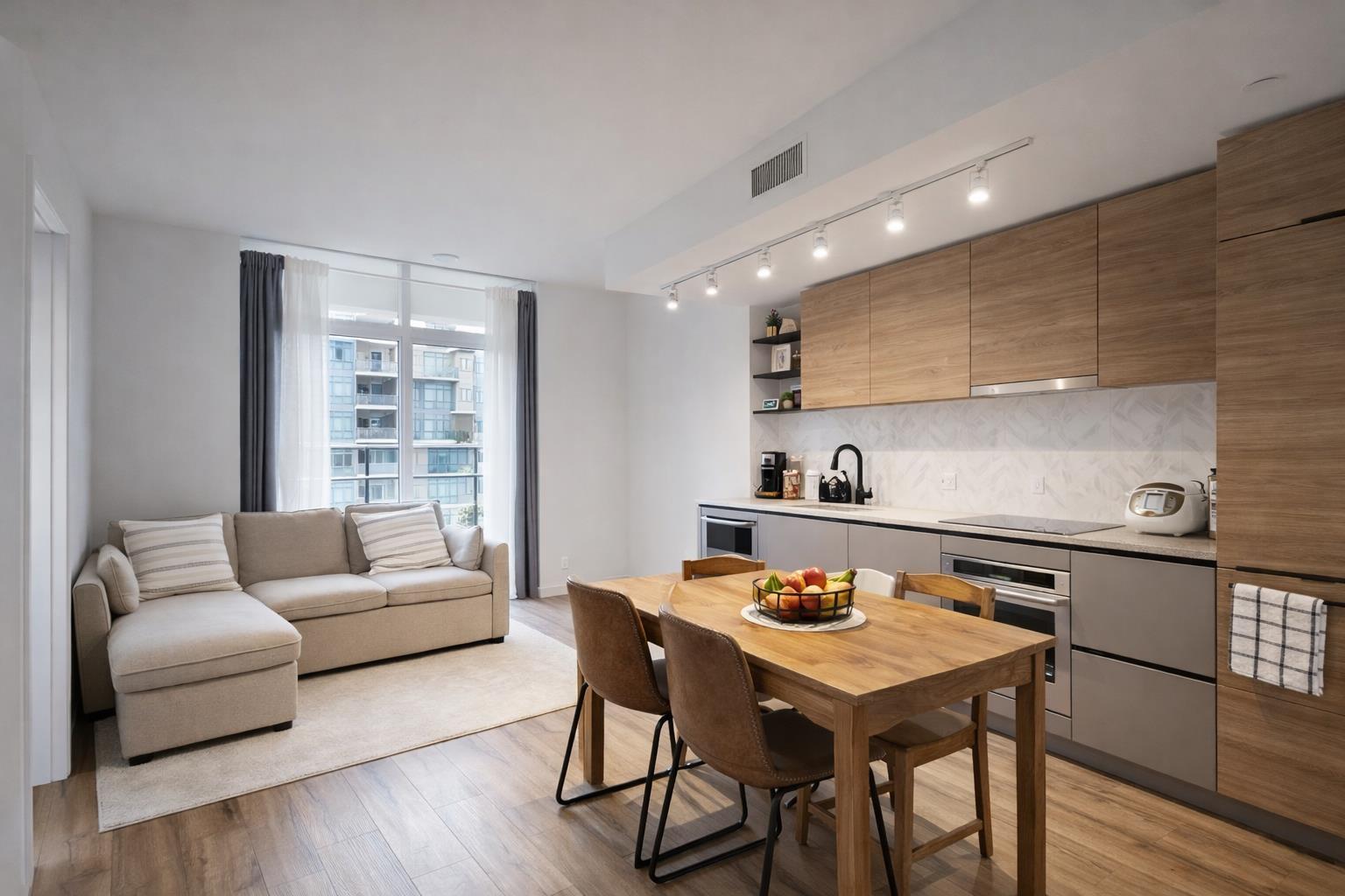 306 10448 University Drive, Surrey, British Columbia V3T 0S7 - Photo 2 - R3094819