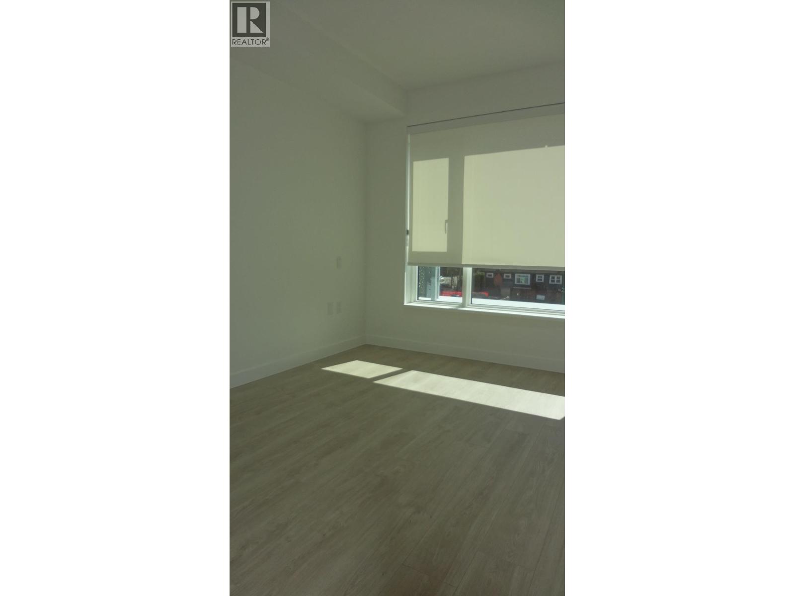 300 1981 Macdonald Street, Vancouver, British Columbia  V6K 0H9 - Photo 10 - R3094114