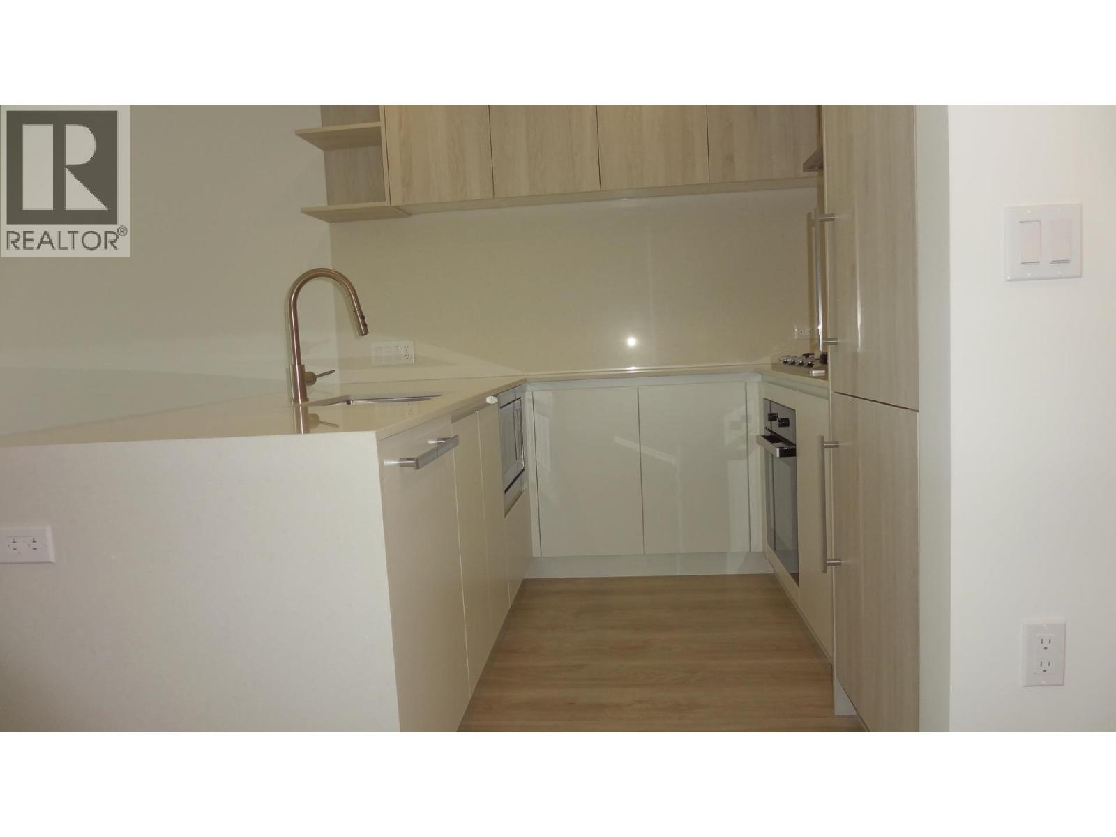 300 1981 Macdonald Street, Vancouver, British Columbia  V6K 0H9 - Photo 8 - R3094114