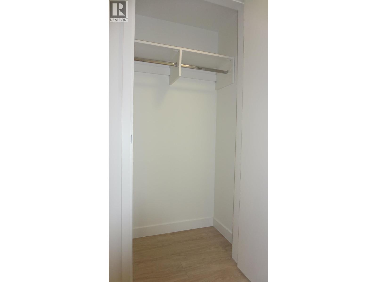 300 1981 Macdonald Street, Vancouver, British Columbia  V6K 0H9 - Photo 7 - R3094114