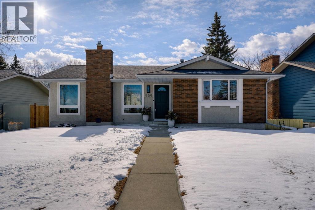 959 Parkwood Way Se, Calgary, Alberta  T2J 3V4 - Photo 2 - A2292806