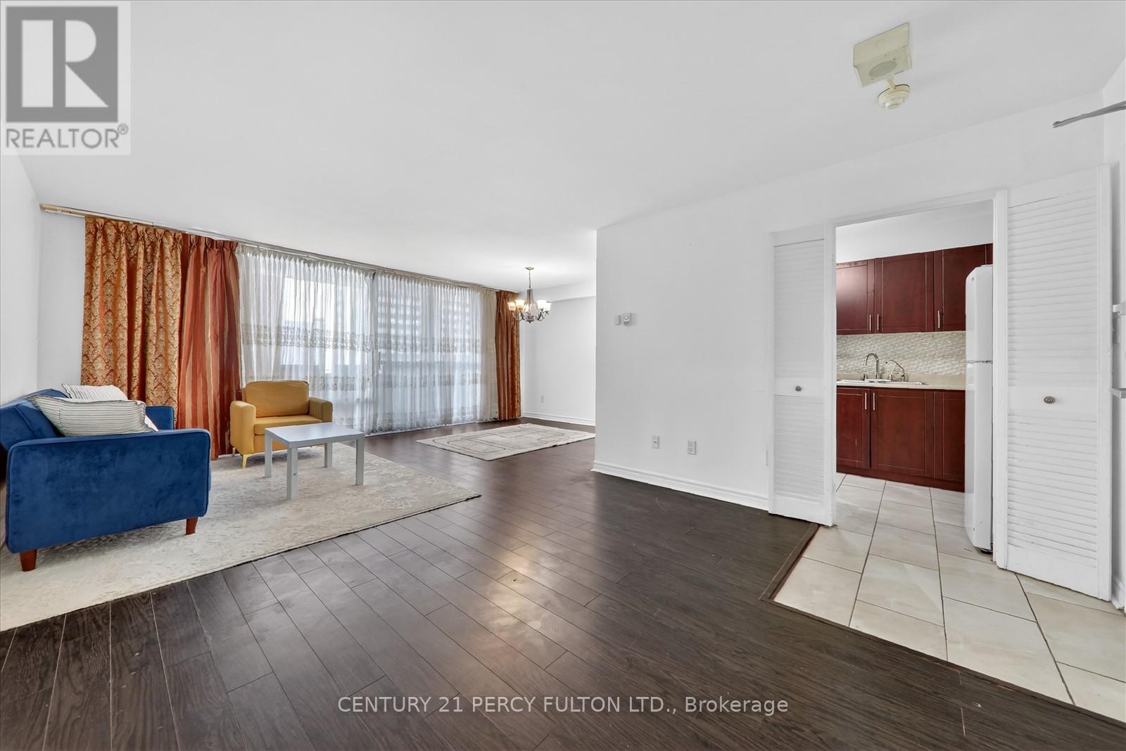 816 - 1 Massey Square, Toronto (Crescent Town), Ontario  M4C 5L4 - Photo 11 - E12889140
