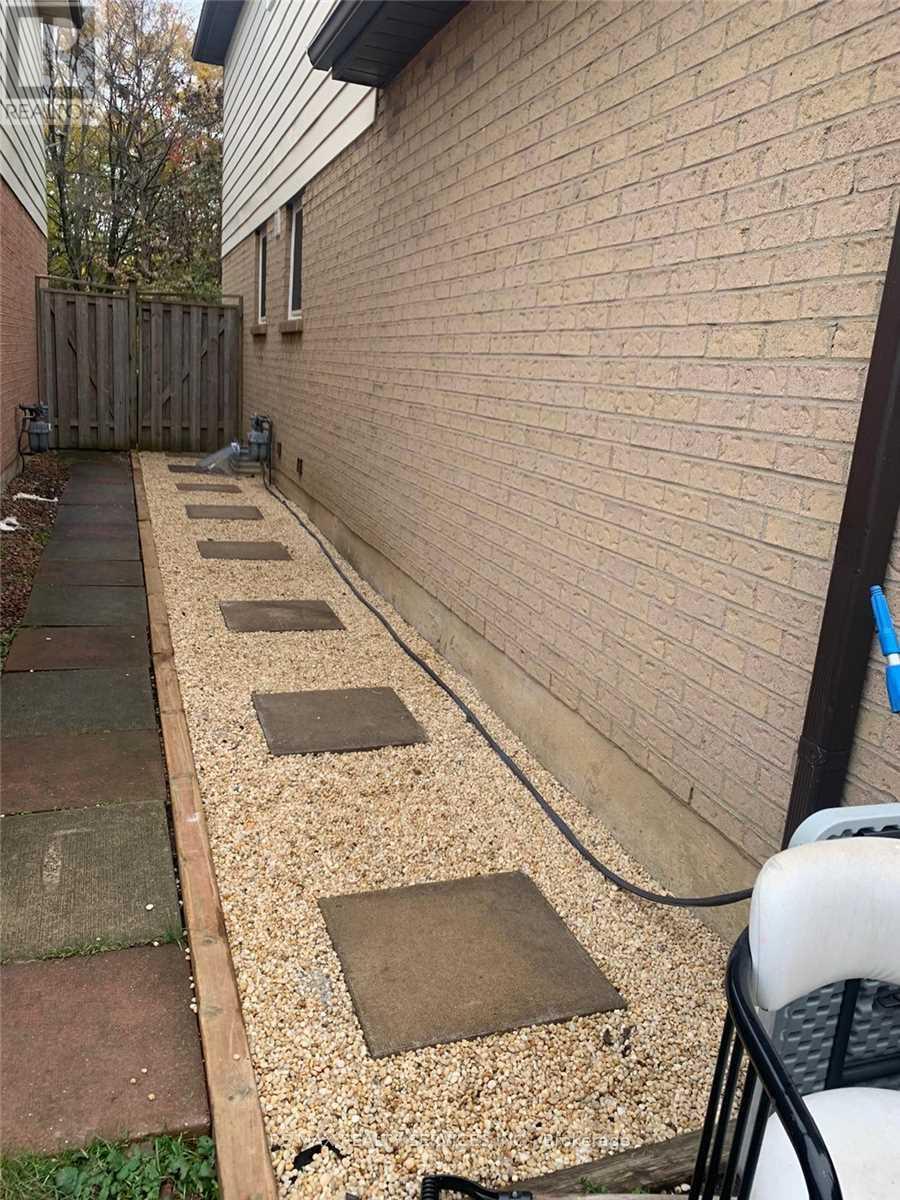 **upper** - 89 Martindale Crescent, Brampton, Ontario  L6X 2T8 - Photo 16 - W12657238