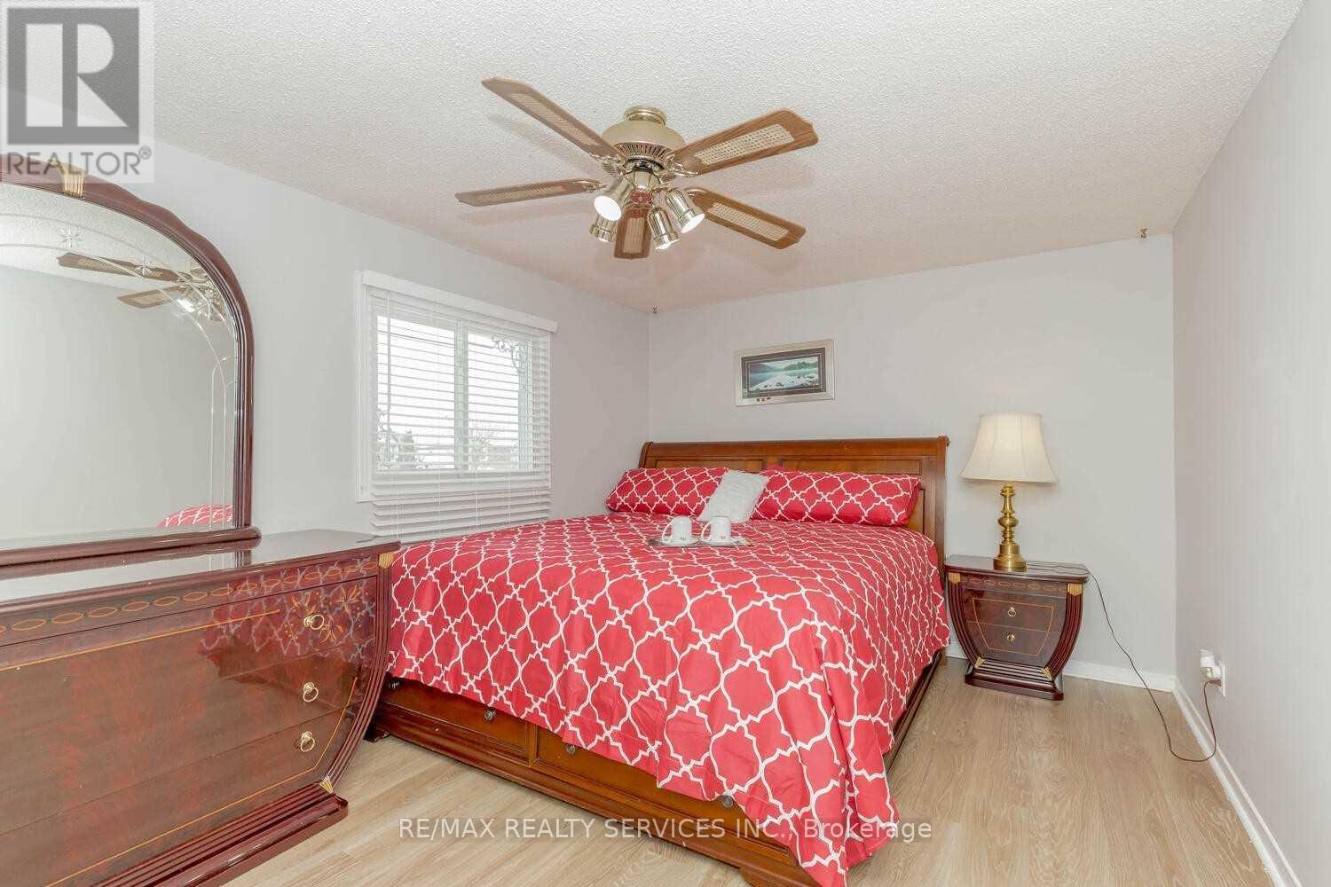 **upper** - 89 Martindale Crescent, Brampton, Ontario  L6X 2T8 - Photo 12 - W12657238