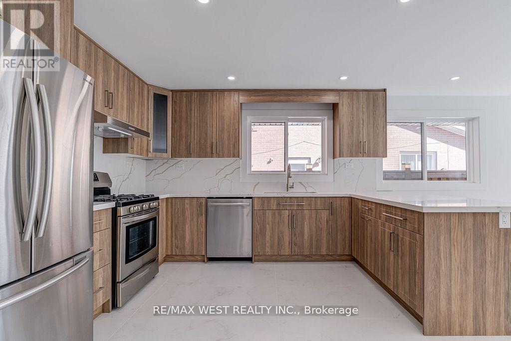 Main - 152 Clarence Street, Brampton, Ontario L6W 1S9 - Photo 7 - W12646720