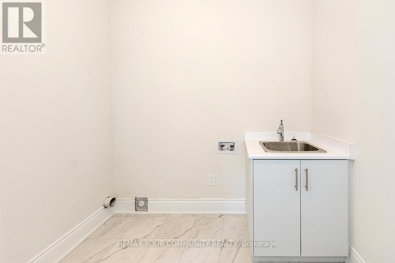 45 Raspberry Ridge Avenue, Caledon, Ontario  L7C 4M9 - Photo 11 - W12888836