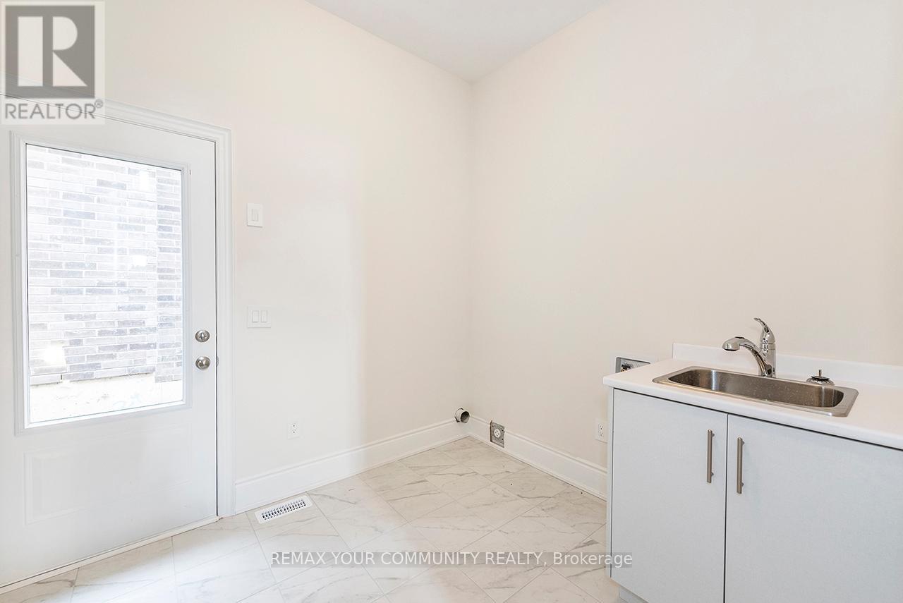 45 Raspberry Ridge Avenue, Caledon, Ontario  L7C 4M9 - Photo 10 - W12888836