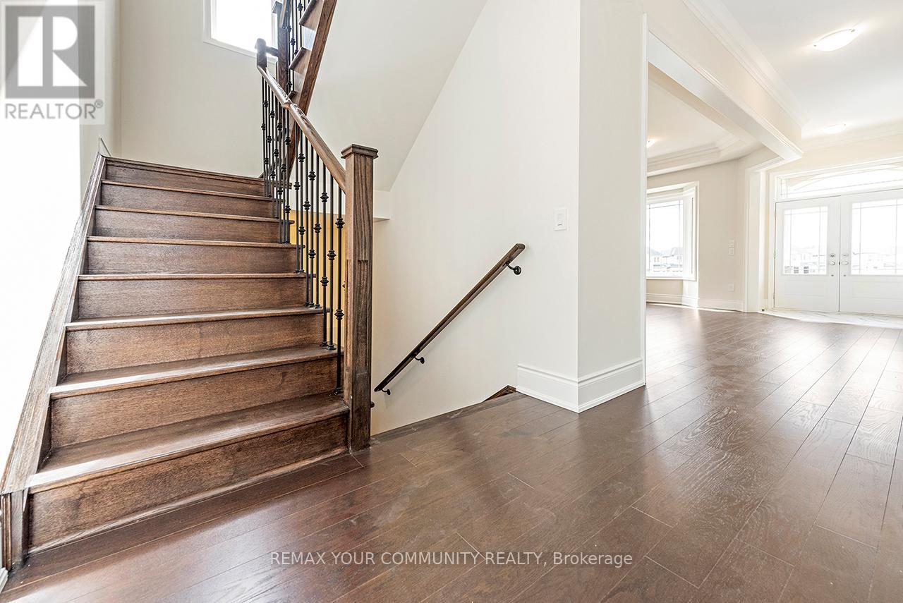 45 Raspberry Ridge Avenue, Caledon, Ontario  L7C 4M9 - Photo 8 - W12888836