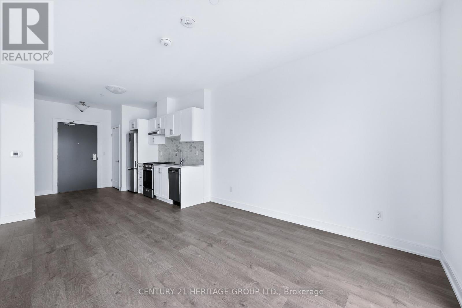 A1406 - 705 Davis Drive, Newmarket (Huron Heights-Leslie Valley), Ontario  L3Y 0J1 - Photo 6 - N12889154