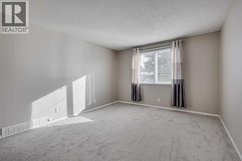 5910 53 Avenue, Red Deer, Alberta  T4N 5J6 - Photo 4 - A2292165