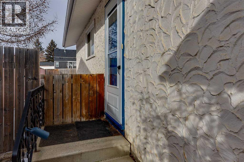 5910 53 Avenue, Red Deer, Alberta  T4N 5J6 - Photo 2 - A2292165