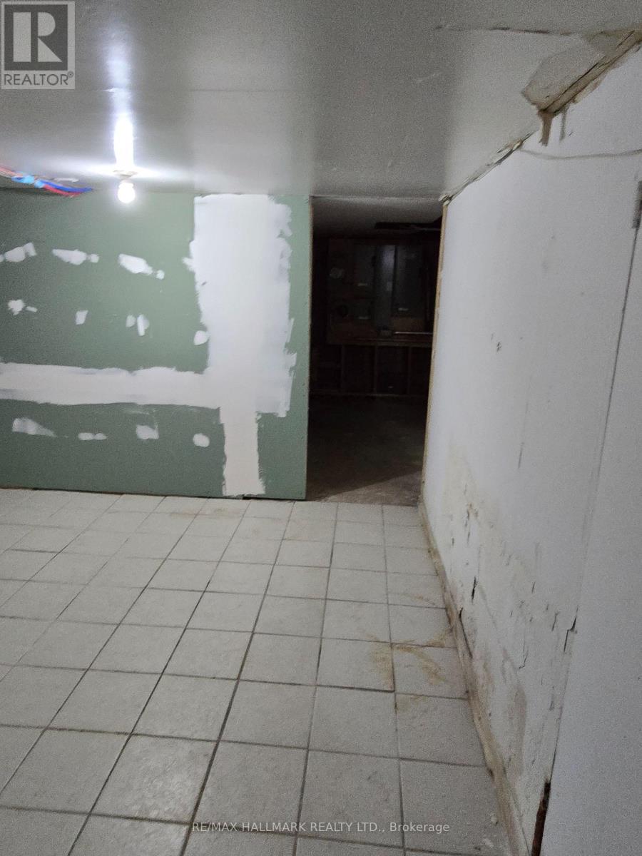 Main - 1752 St Clair Avenue W, Toronto, Ontario  M6N 1J3 - Photo 14 - W12889122