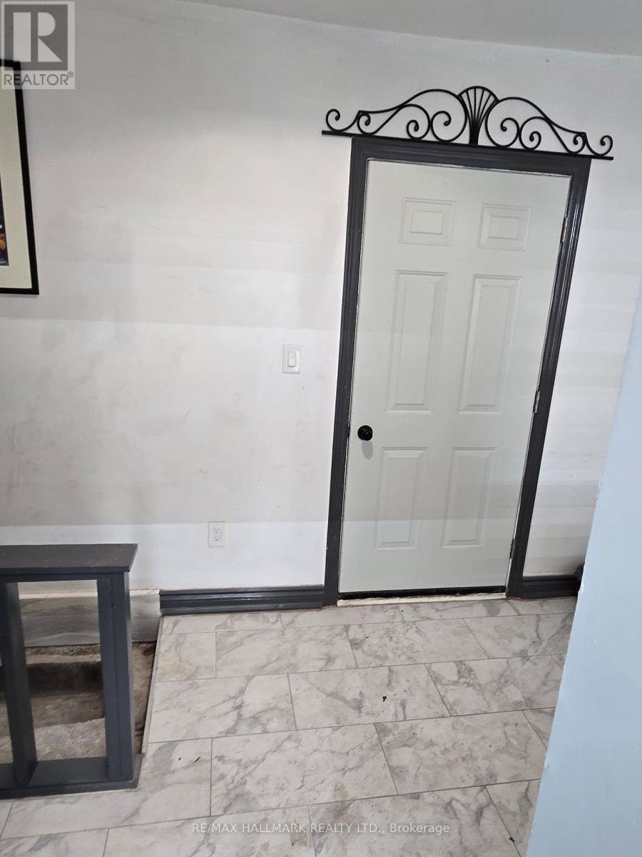 Main - 1752 St Clair Avenue W, Toronto, Ontario  M6N 1J3 - Photo 8 - W12889122