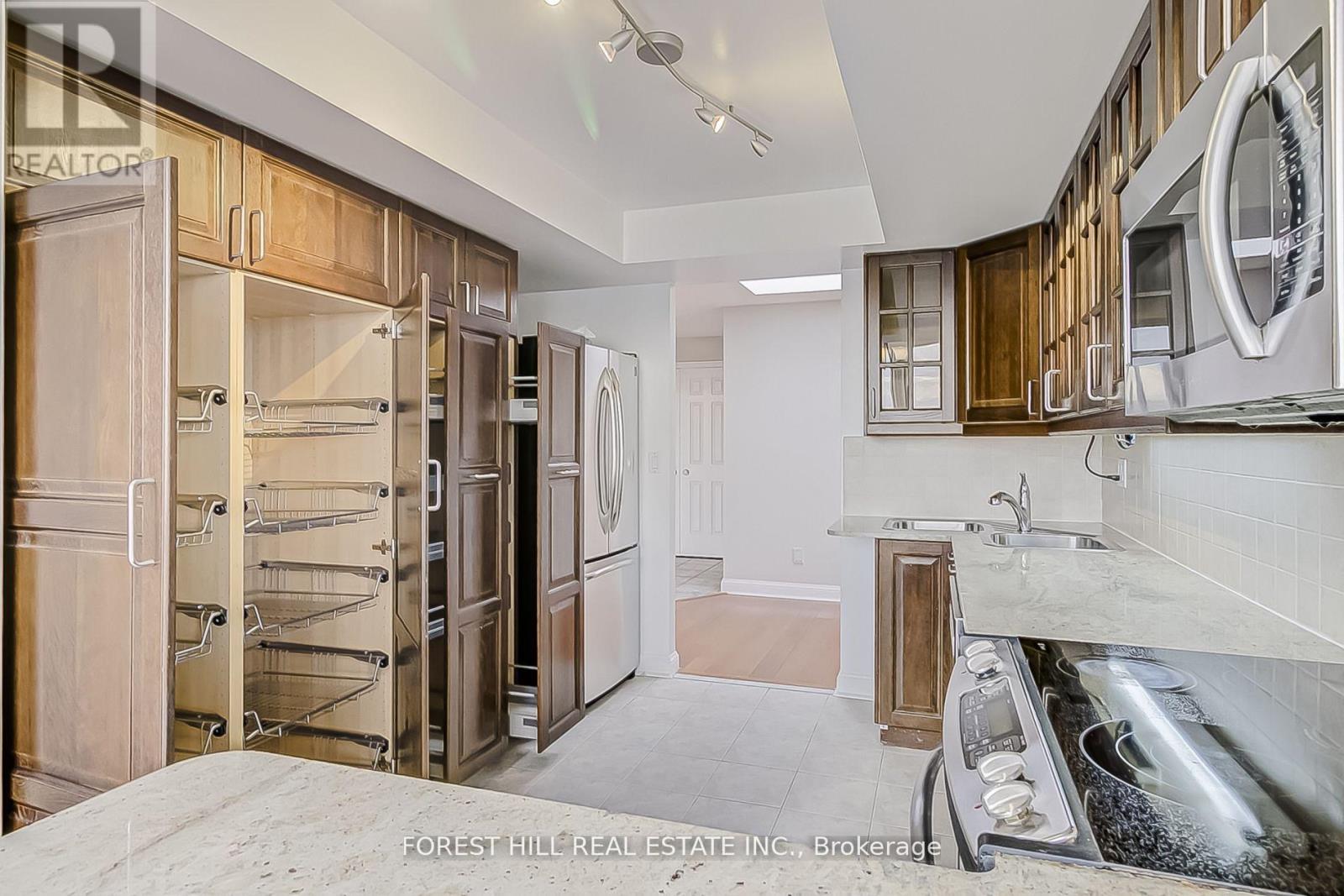 Ph7 - 55 Kingsbridge Garden Circle, Mississauga (Hurontario), Ontario  L5R 1Y1 - Photo 18 - W12889126