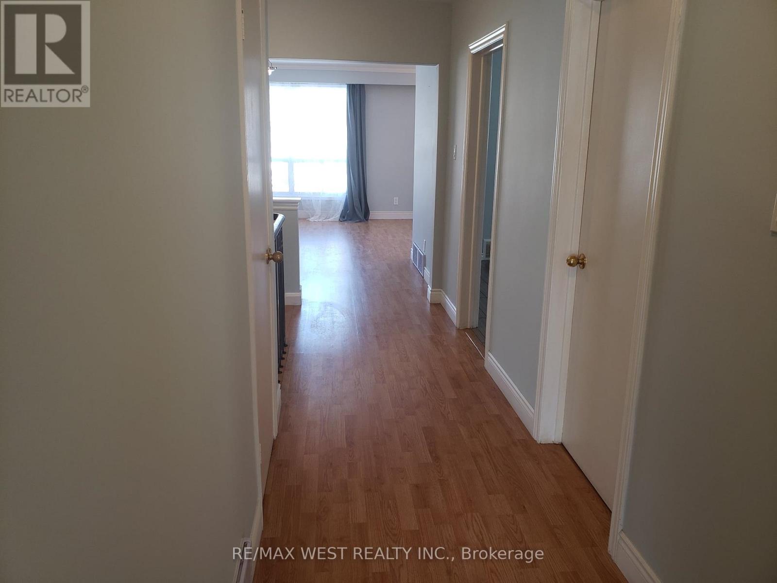 Main Fl - 15 Hamlyn Crescent, Toronto (Islington-City Centre West), Ontario  M9B 1Y9 - Photo 8 - W12889136
