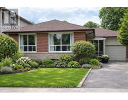 MAIN FL - 15 HAMLYN CRESCENT, Toronto, Ontario