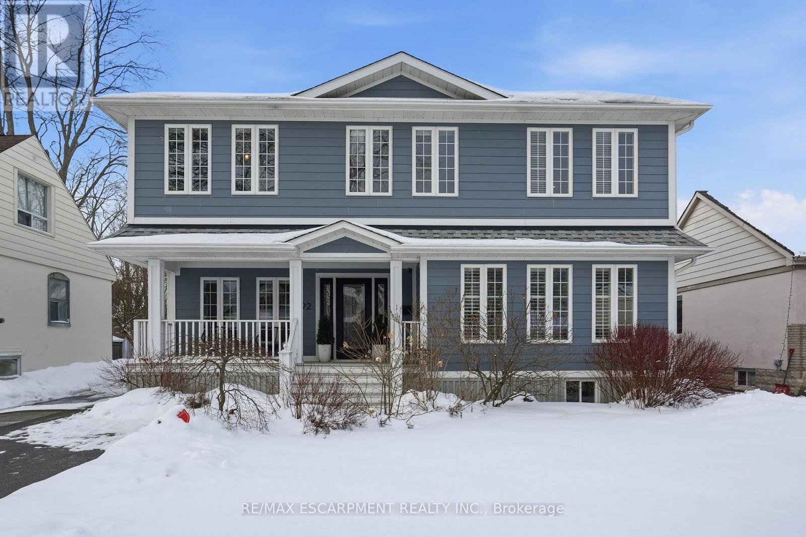 92 Wanita Road, Mississauga, Ontario  L5G 1B8 - Photo 2 - W12889142