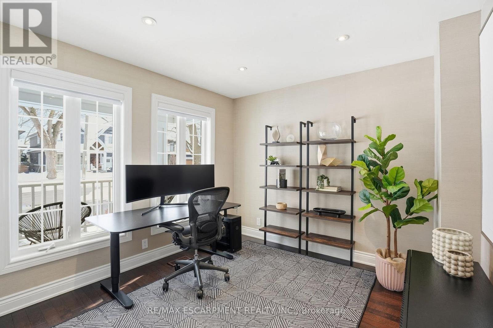 92 Wanita Road, Mississauga, Ontario  L5G 1B8 - Photo 8 - W12889142