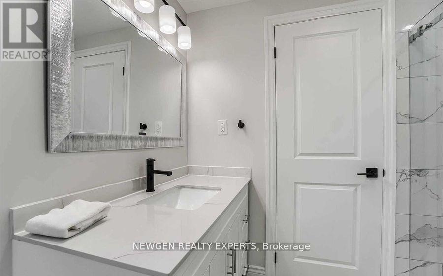 101 Banting Crescent, Brampton, Ontario  L6Y 2M3 - Photo 17 - W12889172