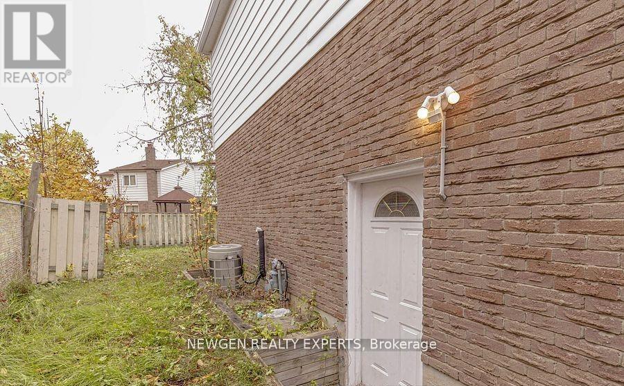 101 Banting Crescent, Brampton, Ontario  L6Y 2M3 - Photo 22 - W12889172