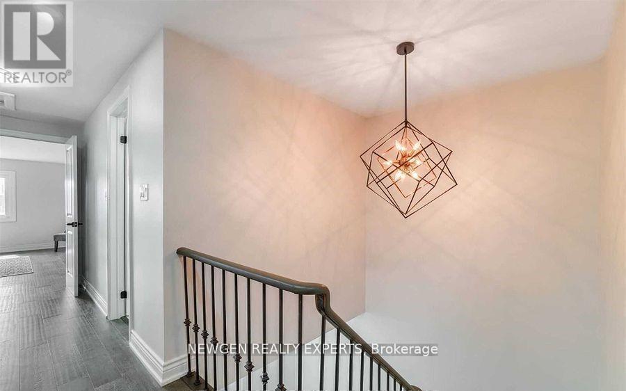 101 Banting Crescent, Brampton, Ontario  L6Y 2M3 - Photo 5 - W12889172