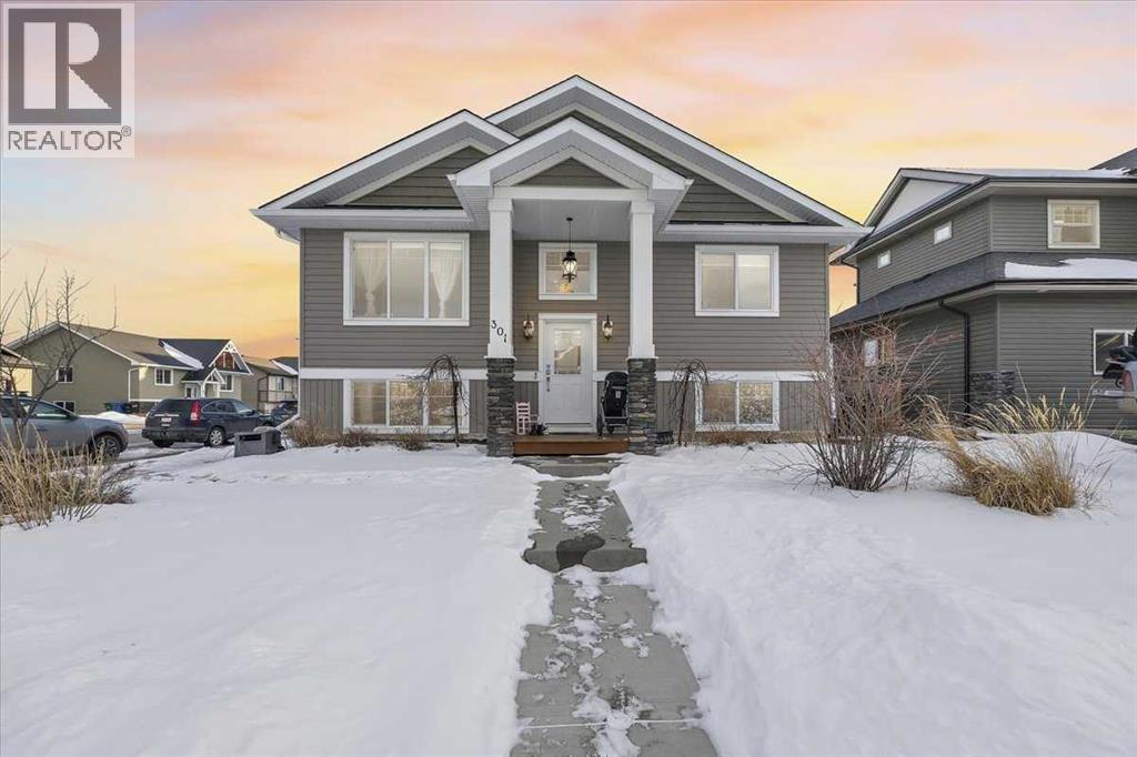 301 McLeod Crescent, Diamond Valley, Alberta