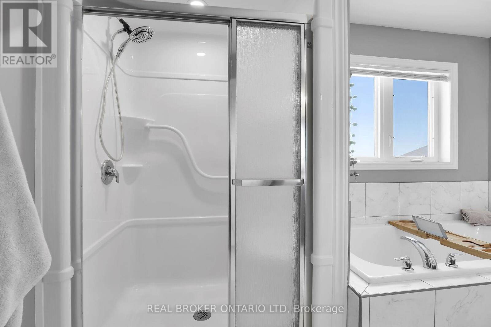 27 Glenwood Street, St. Thomas, Ontario  N5R 0G3 - Photo 26 - X12889270