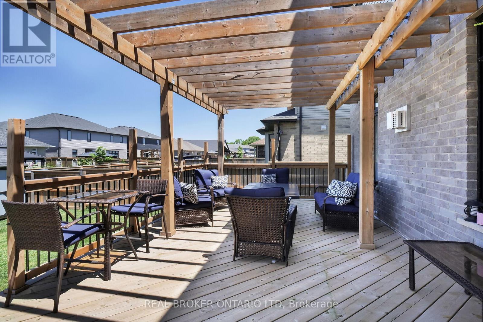 27 Glenwood Street, St. Thomas, Ontario  N5R 0G3 - Photo 46 - X12889270