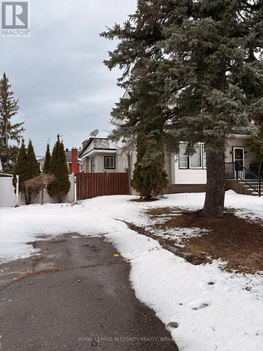 1085 Richard Avenue, Ottawa, Ontario K1H 8C3 - Photo 3 - X12889182