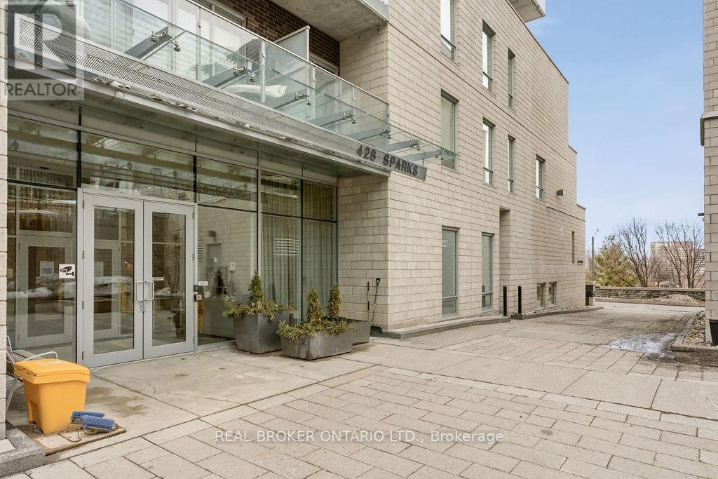 1403 - 428 Sparks Street, Ottawa, Ontario  K1R 0B3 - Photo 2 - X12889192