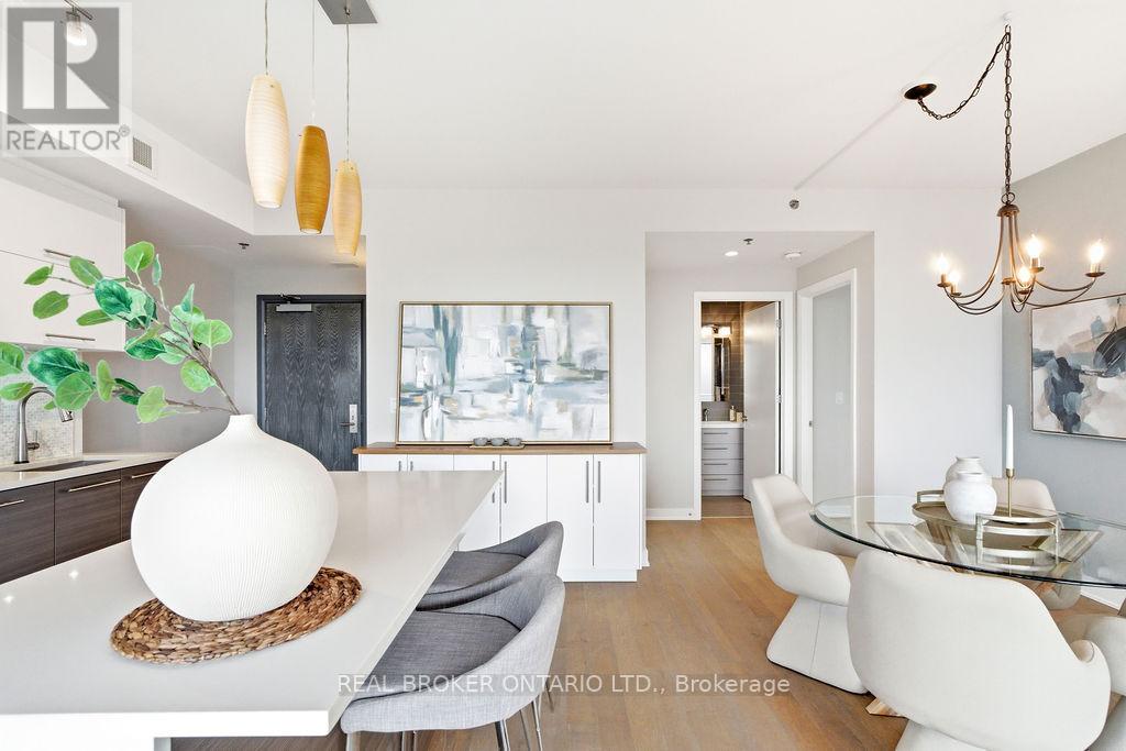 1403 - 428 Sparks Street, Ottawa, Ontario  K1R 0B3 - Photo 4 - X12889192