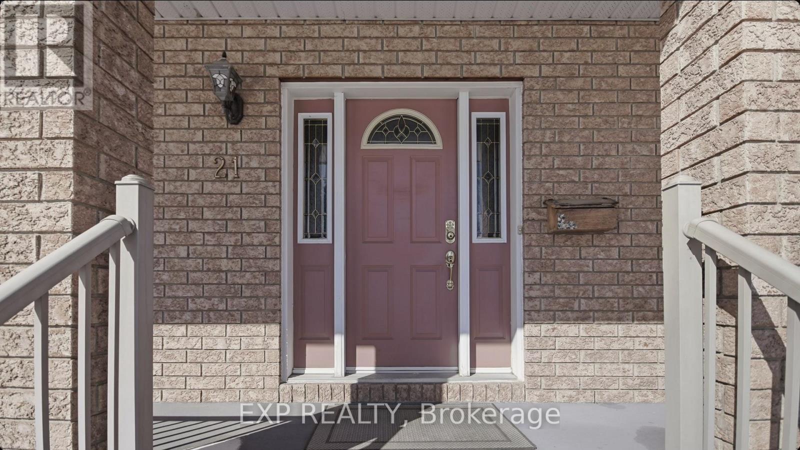 21 Chippewa Avenue, Ottawa, Ontario  K2G 1X6 - Photo 2 - X12889258