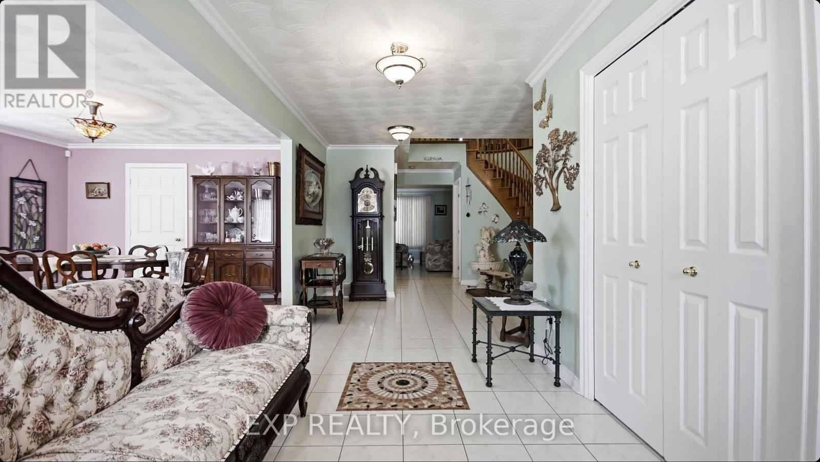 21 Chippewa Avenue, Ottawa, Ontario  K2G 1X6 - Photo 4 - X12889258