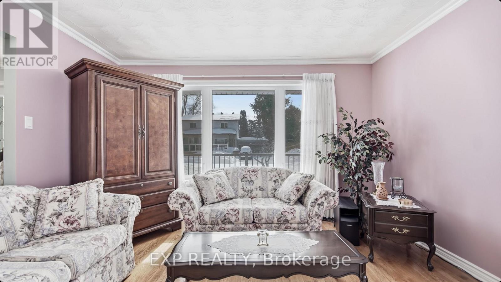 21 Chippewa Avenue, Ottawa, Ontario  K2G 1X6 - Photo 7 - X12889258