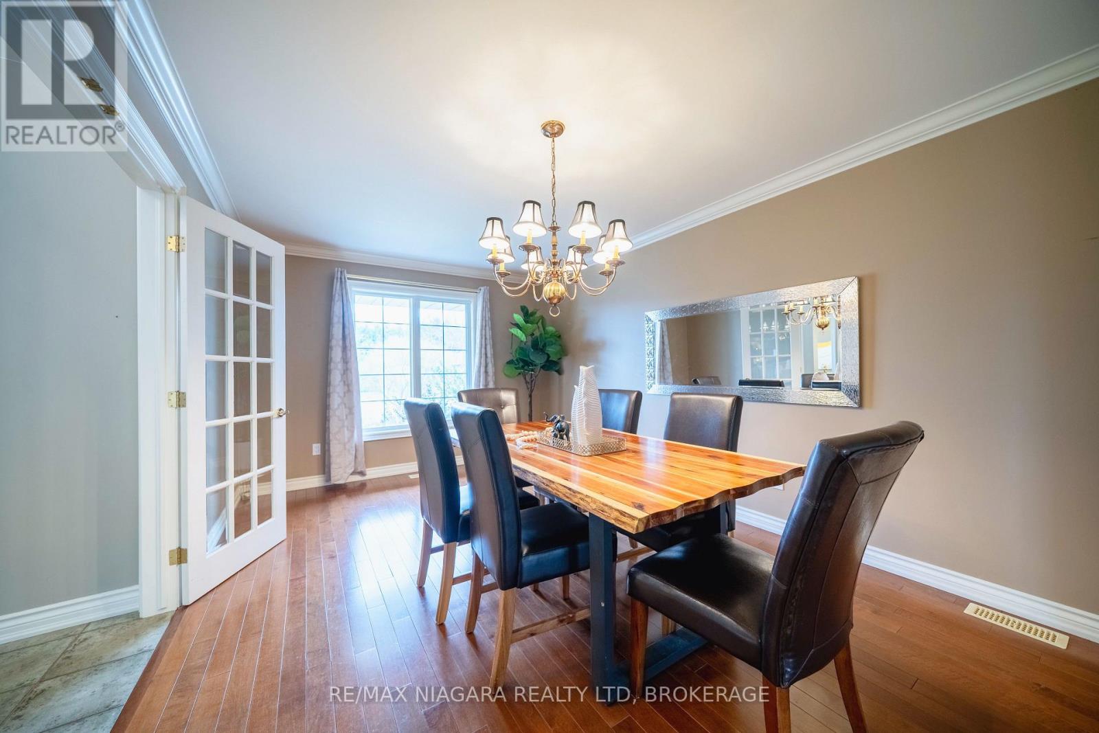 7751 South Wood Drive, Niagara Falls, Ontario  L2H 2X1 - Photo 10 - X12889184