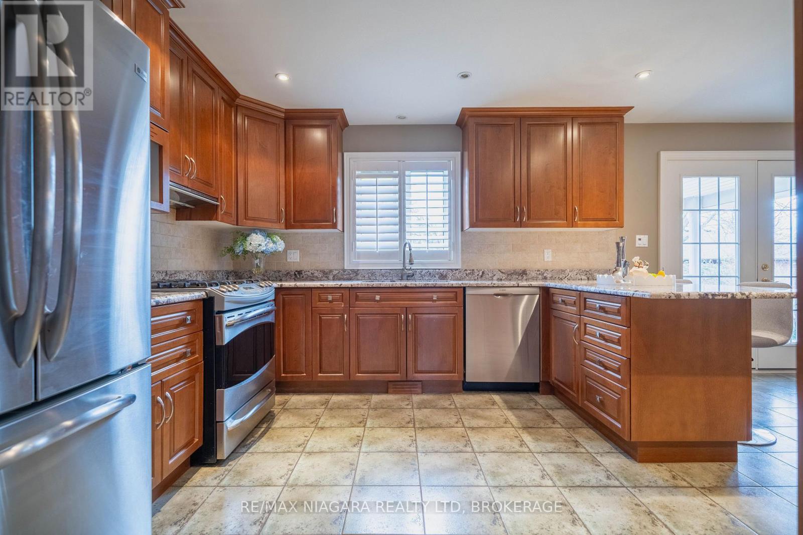 7751 South Wood Drive, Niagara Falls, Ontario  L2H 2X1 - Photo 11 - X12889184