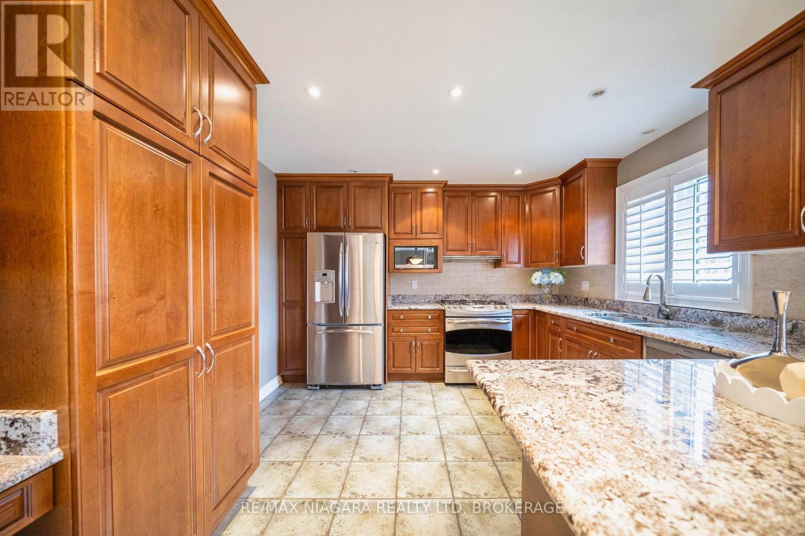 7751 South Wood Drive, Niagara Falls, Ontario  L2H 2X1 - Photo 13 - X12889184