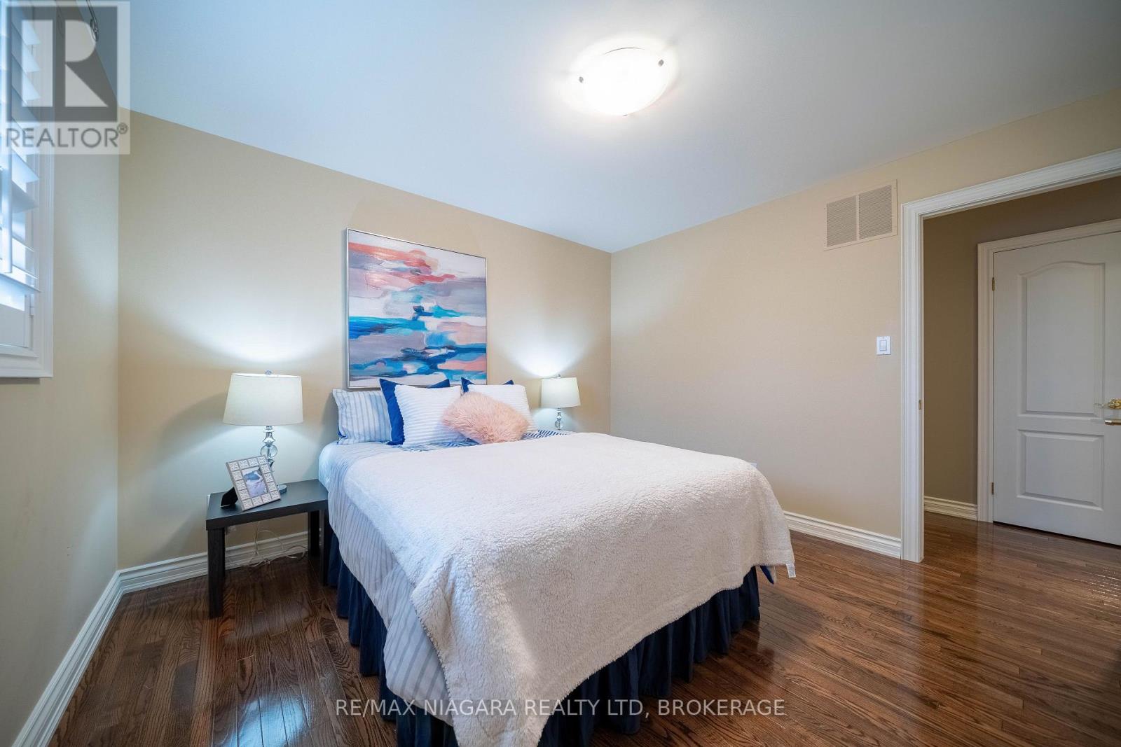 7751 South Wood Drive, Niagara Falls, Ontario  L2H 2X1 - Photo 39 - X12889184