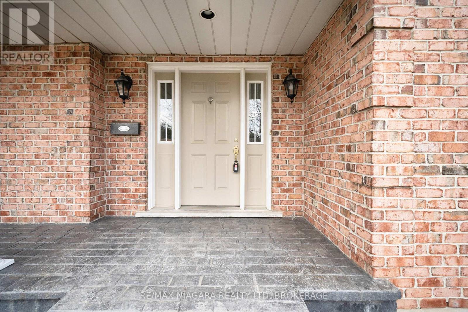 7751 South Wood Drive, Niagara Falls, Ontario  L2H 2X1 - Photo 5 - X12889184