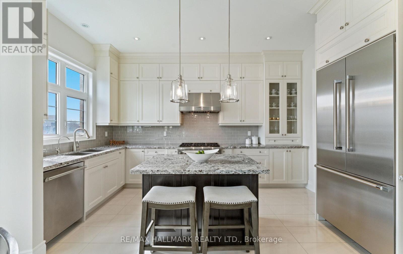 7 Perrigo Court, Vaughan (Patterson), Ontario  L6A 4W8 - Photo 15 - N12888646