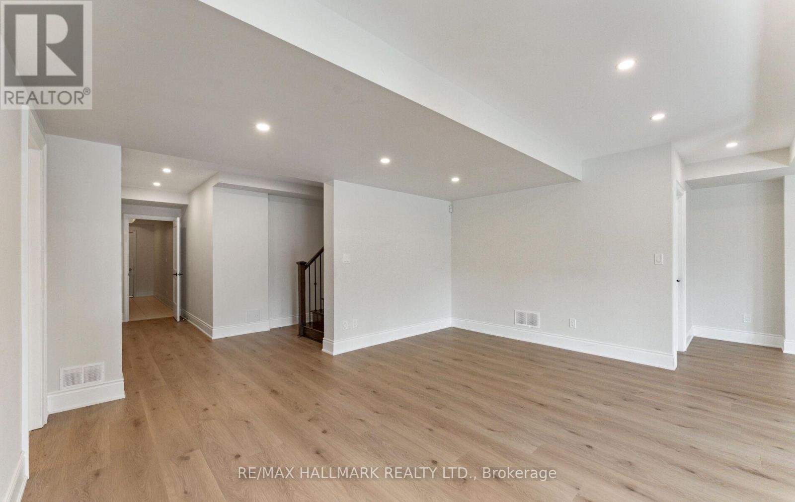 7 Perrigo Court, Vaughan (Patterson), Ontario  L6A 4W8 - Photo 43 - N12888646