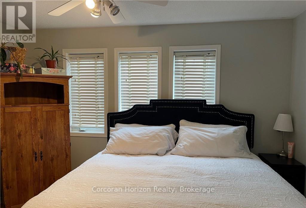 99 Stonemount Crescent, Essa (Angus), Ontario  L0M 1B4 - Photo 6 - N12889222