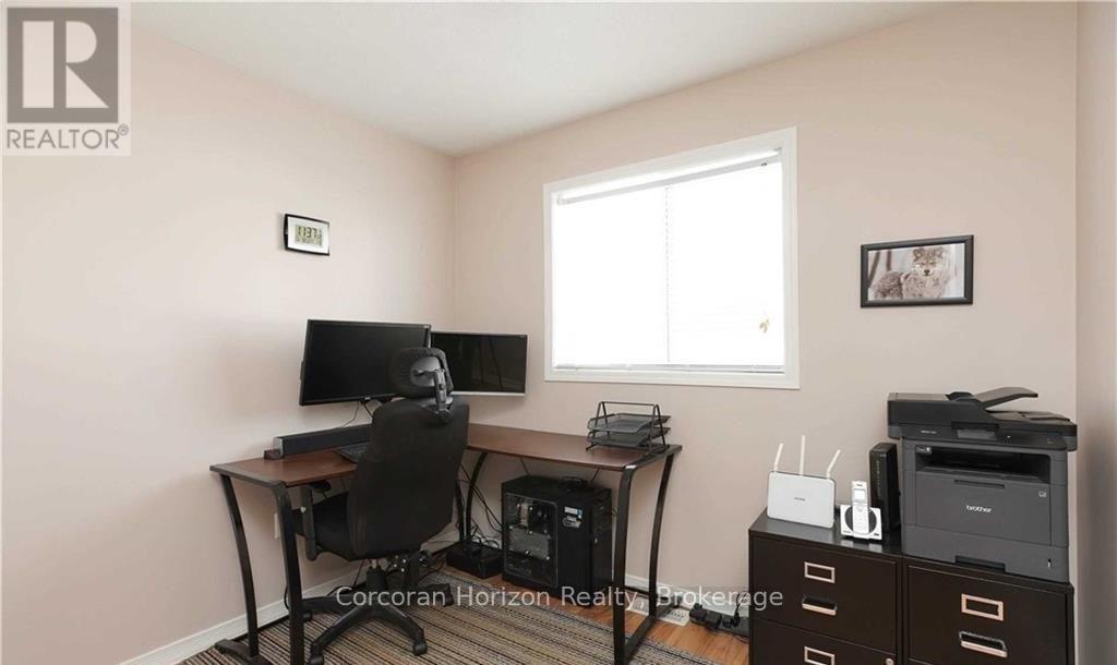 99 Stonemount Crescent, Essa (Angus), Ontario  L0M 1B4 - Photo 8 - N12889222