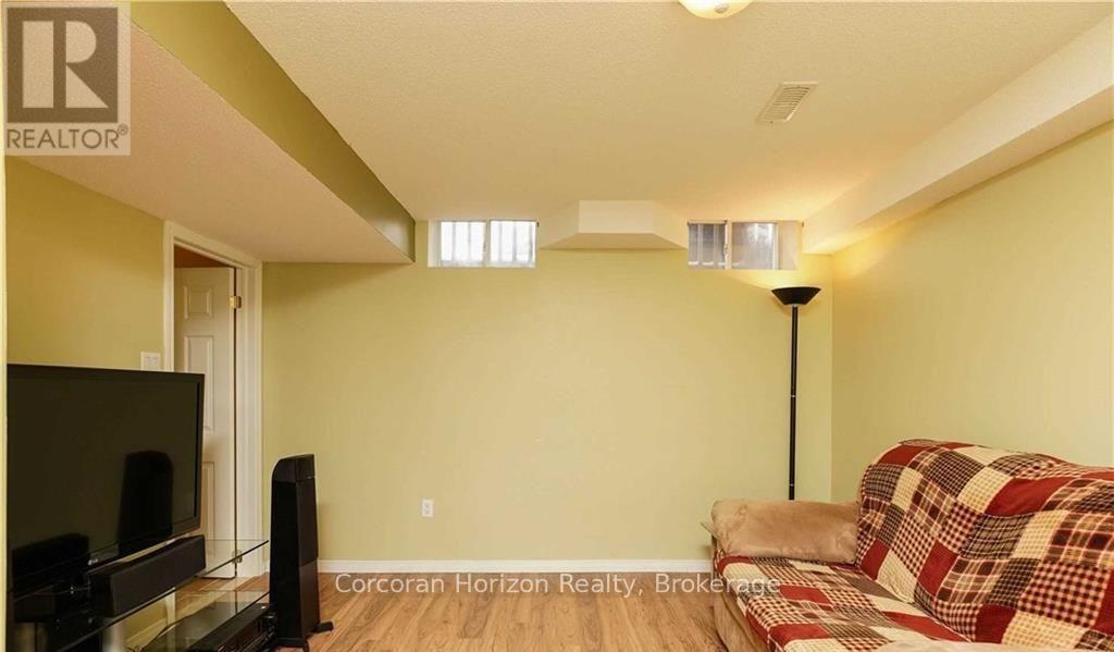 99 Stonemount Crescent, Essa (Angus), Ontario  L0M 1B4 - Photo 10 - N12889244