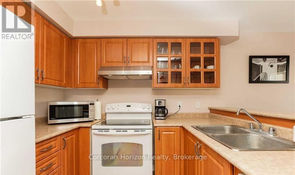 99 Stonemount Crescent, Essa (Angus), Ontario  L0M 1B4 - Photo 2 - N12889244