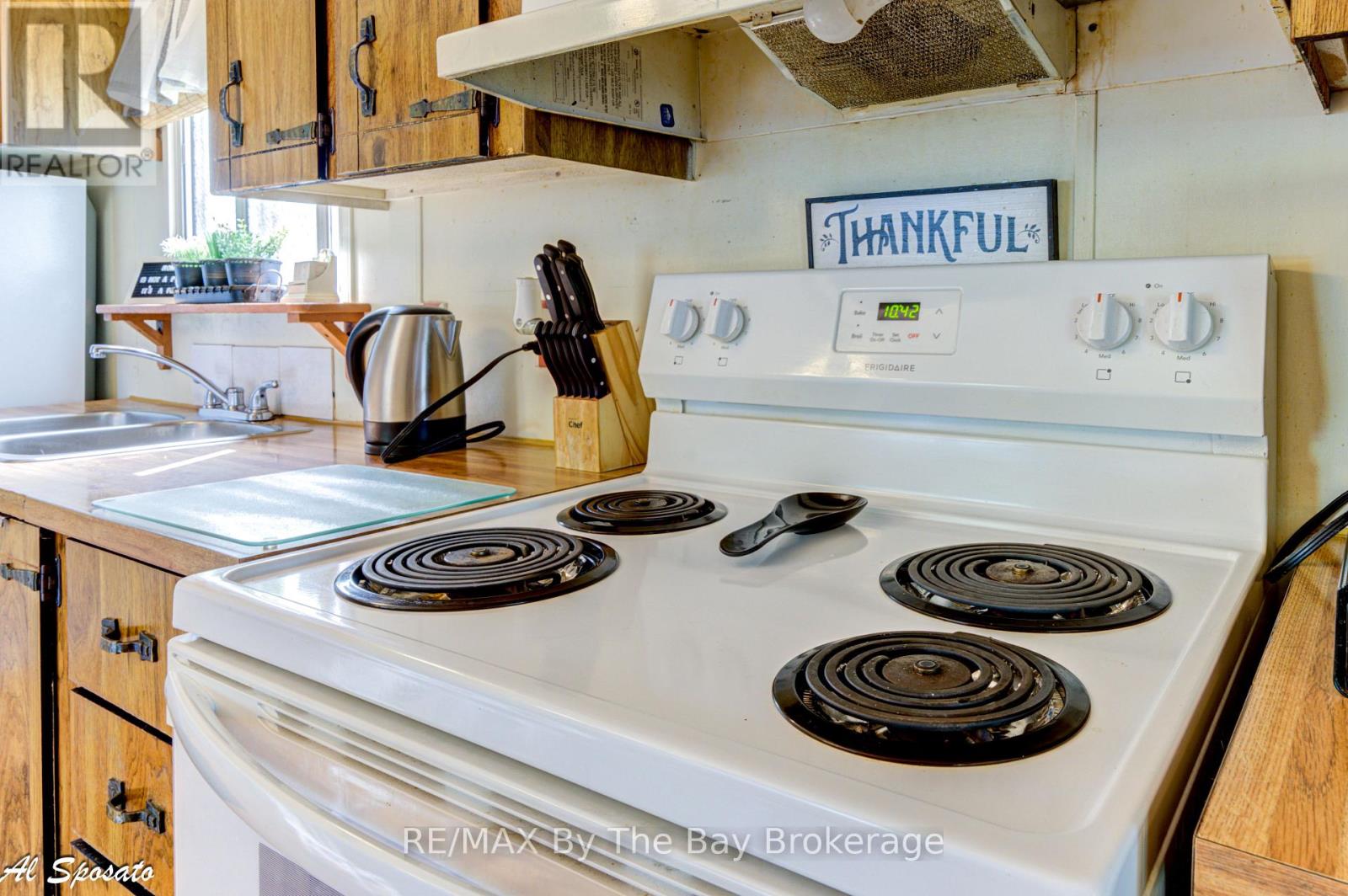 76 Georgian Glen Drive, Wasaga Beach, Ontario  L9Z 1K7 - Photo 16 - S12889202